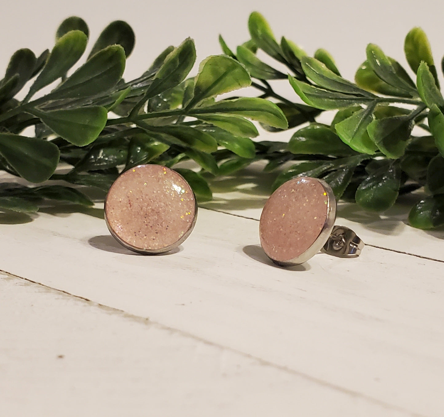 Sassy Studs (12mm)-Powder Pink Glitter