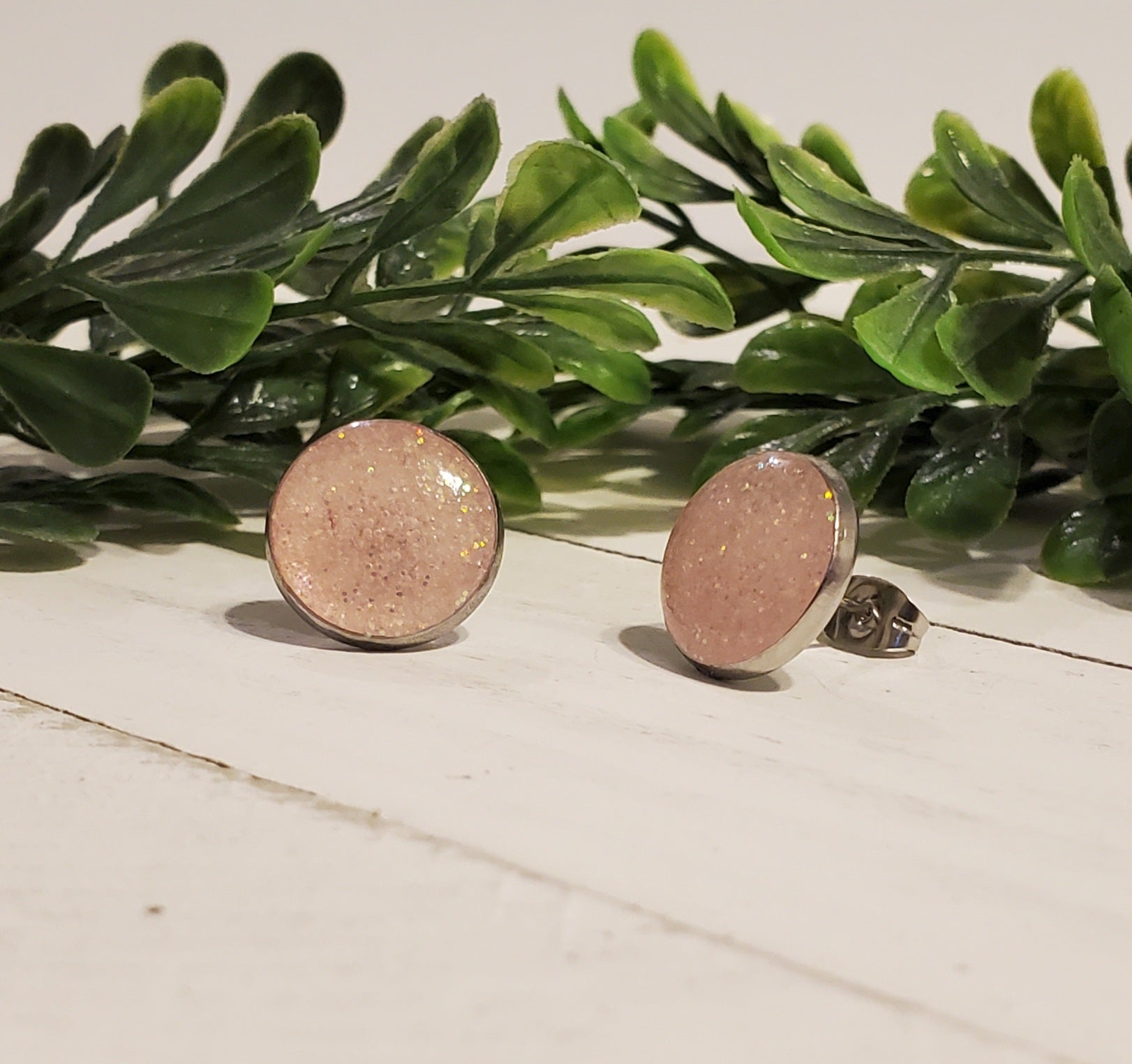 Sassy Studs (12mm)-Powder Pink Glitter