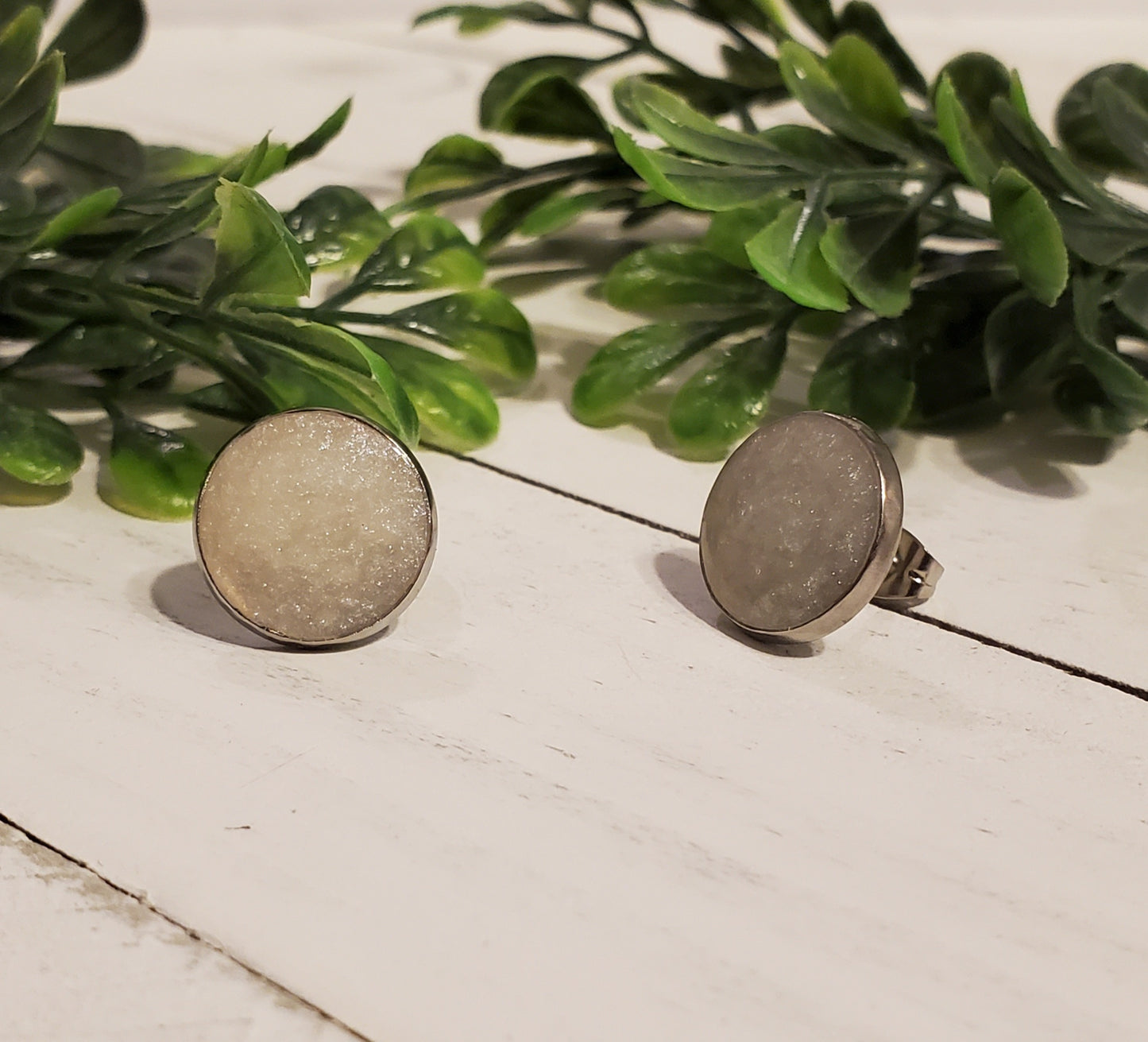 Sassy Studs (12mm)- White Pearl