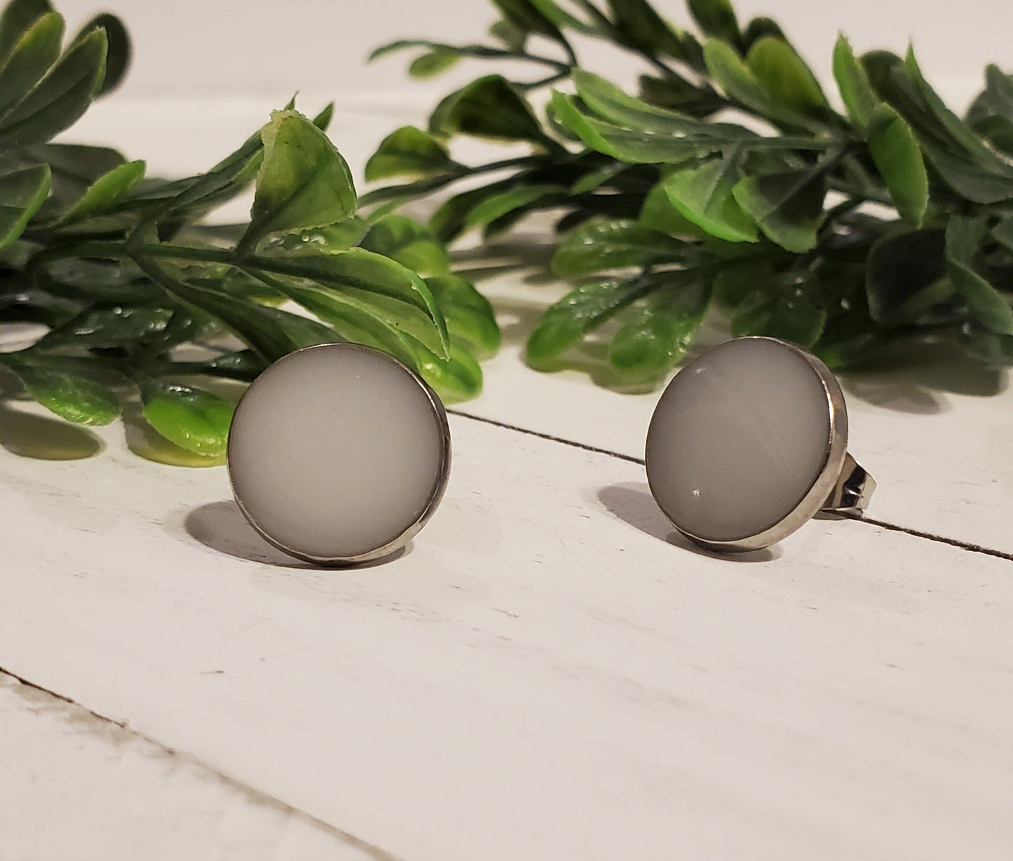 Sassy Studs (12mm)- White