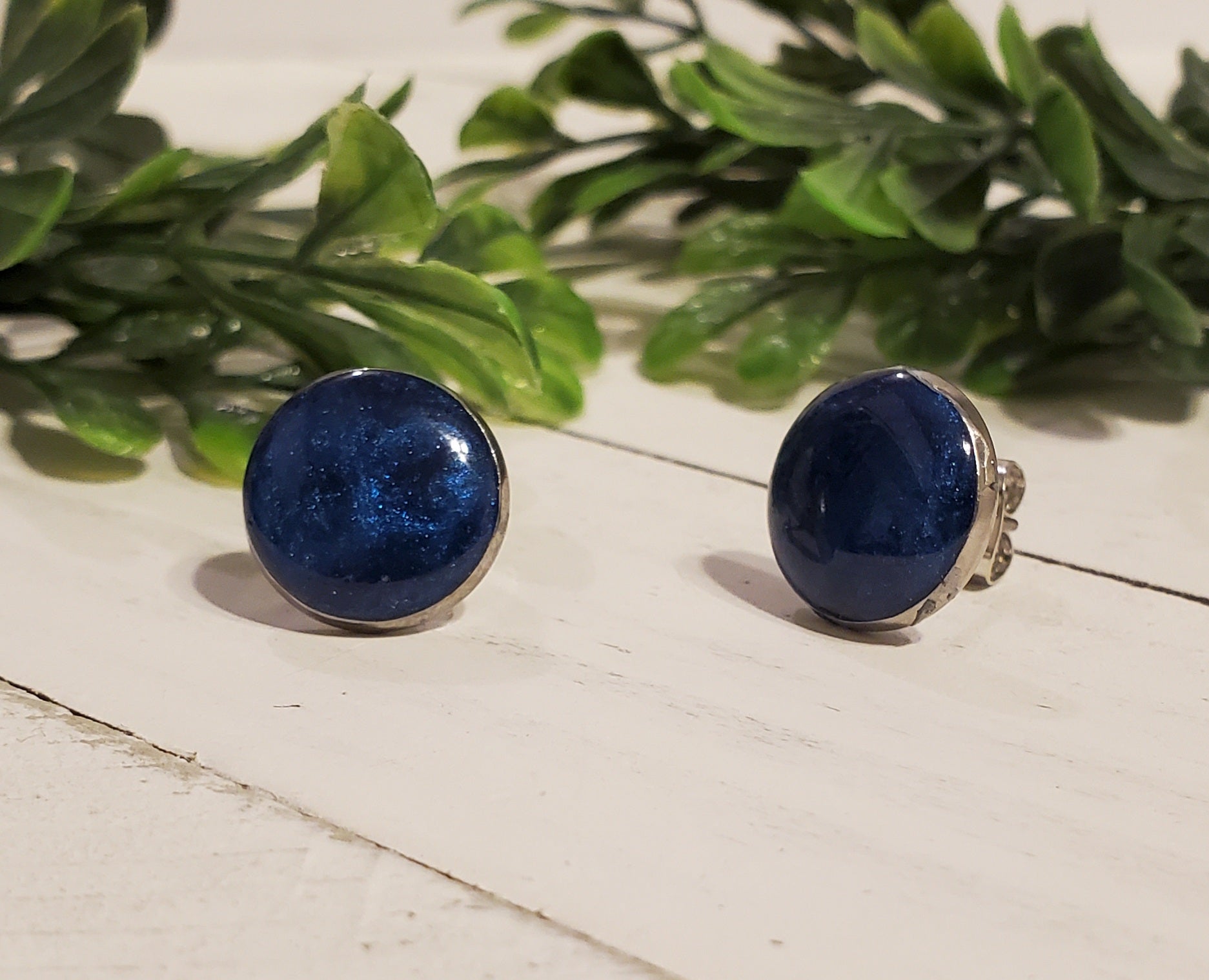 Sassy Studs (12mm)- Dark Blue Pearl
