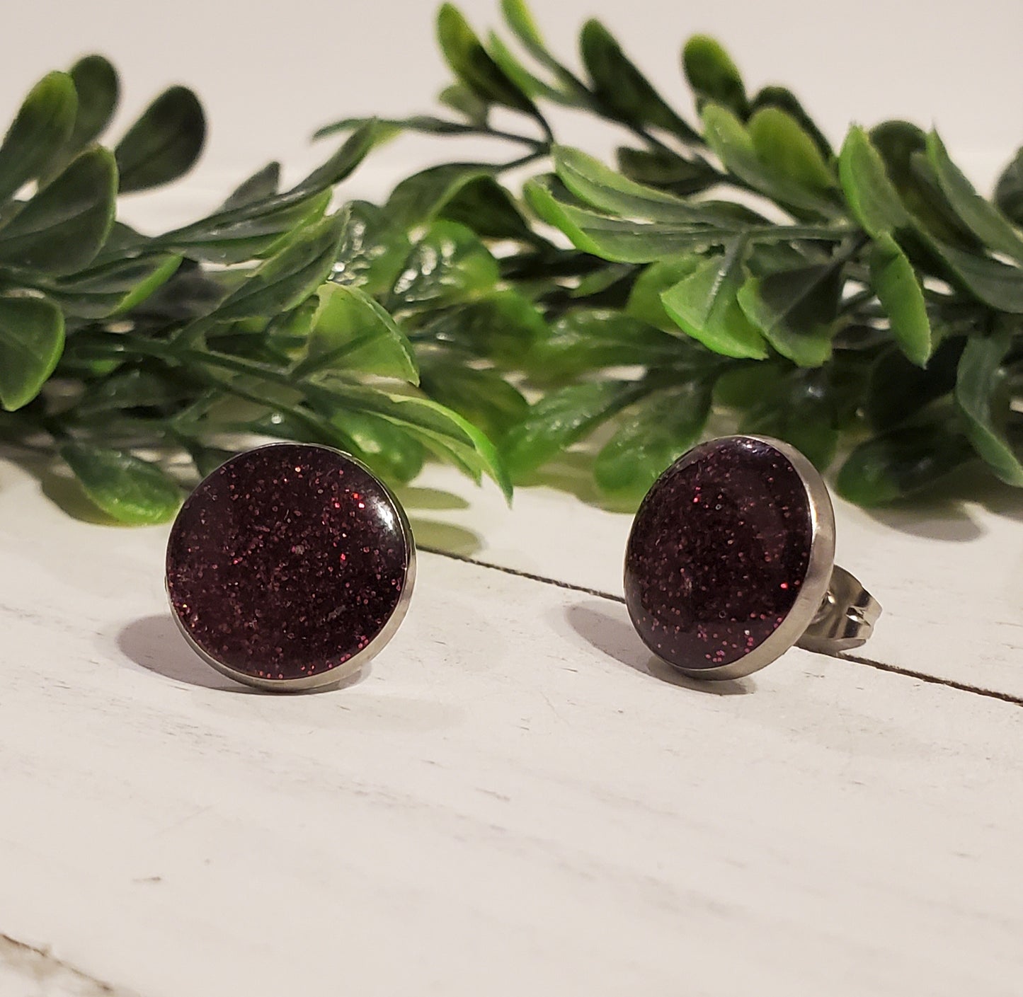 Sassy Studs (12mm)- Burgundy Glitter