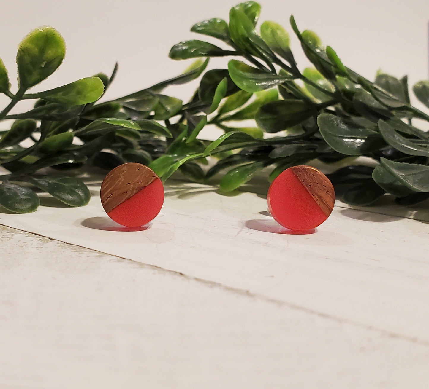 Wood & Resin Studs-Hot Pink