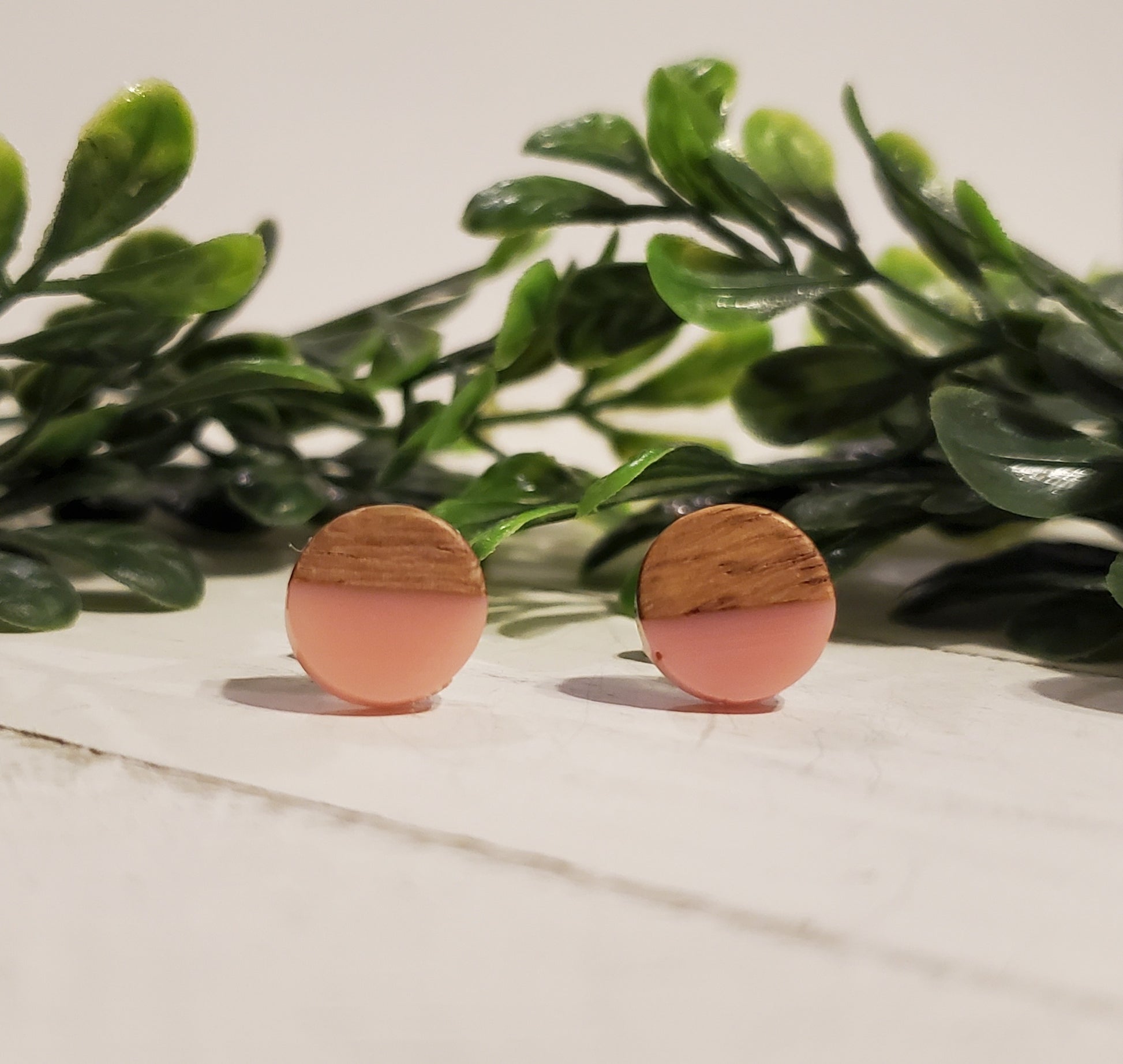 Wood & Resin Studs-Pink